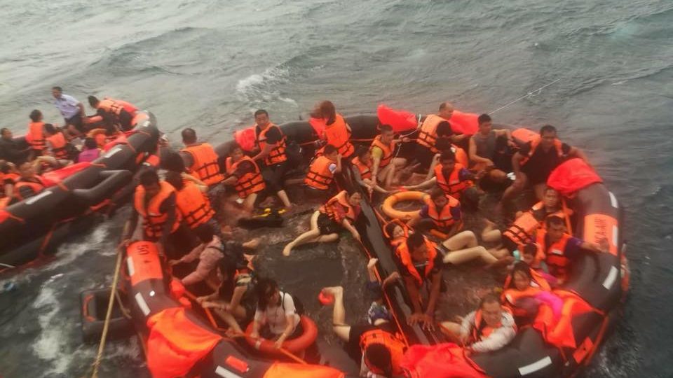 Responders rescue victims of the Phoenix boat incident in Phuket. PHOTO: Facebook/Royal Thai Navy