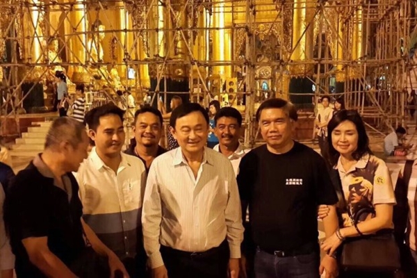 A photo uploaded to social media after a chance encounter with Thaksin at Yangon’s Shwedagon Pagoda in Feb. 2015. 