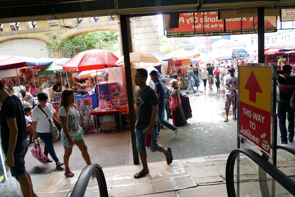 Vendors of Quiapo. Photo: Rachel Malaguit.