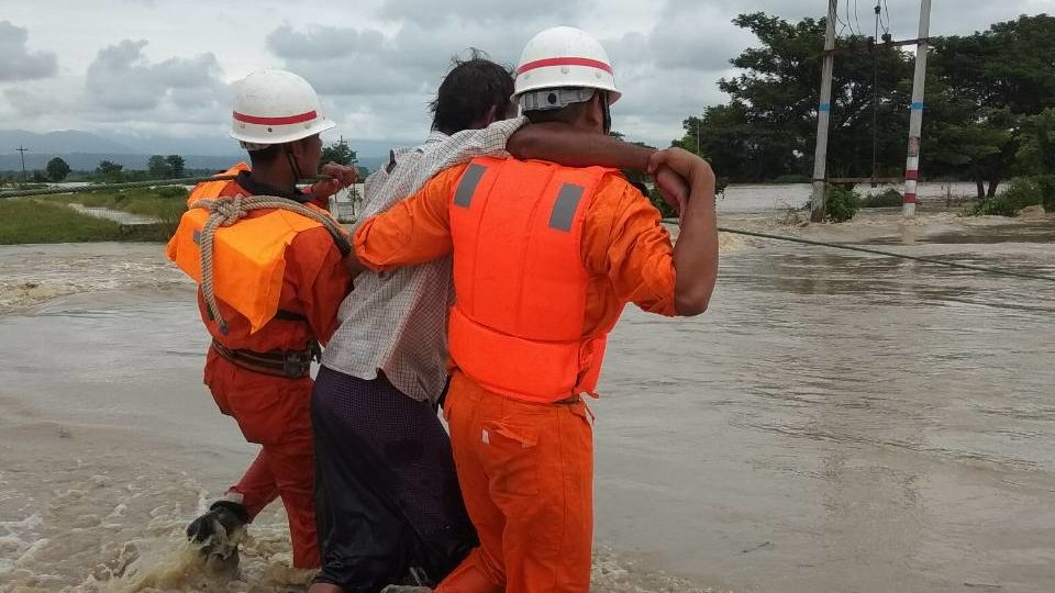 Rescue workers respond to the flood caused by the failure of the Swar Chaung dam in Bago Region on Aug. 29, 2018. Photo: Myanmar Fire Services Department