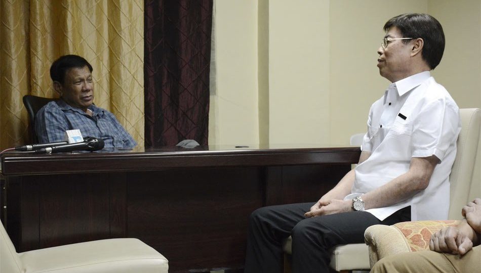 President Rodrigo Duterte meeting Peter Lim in July, 2016. Photo: ABS-CBN.