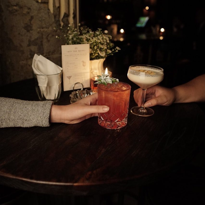 Enjoy free-flow cocktail every Mondays at LOLA. Photo: Instagram/@lolajkt