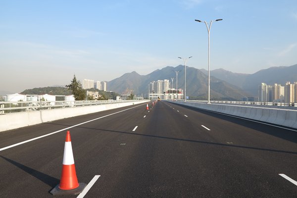 Pic of the soon-to-open bridge via HK gov.