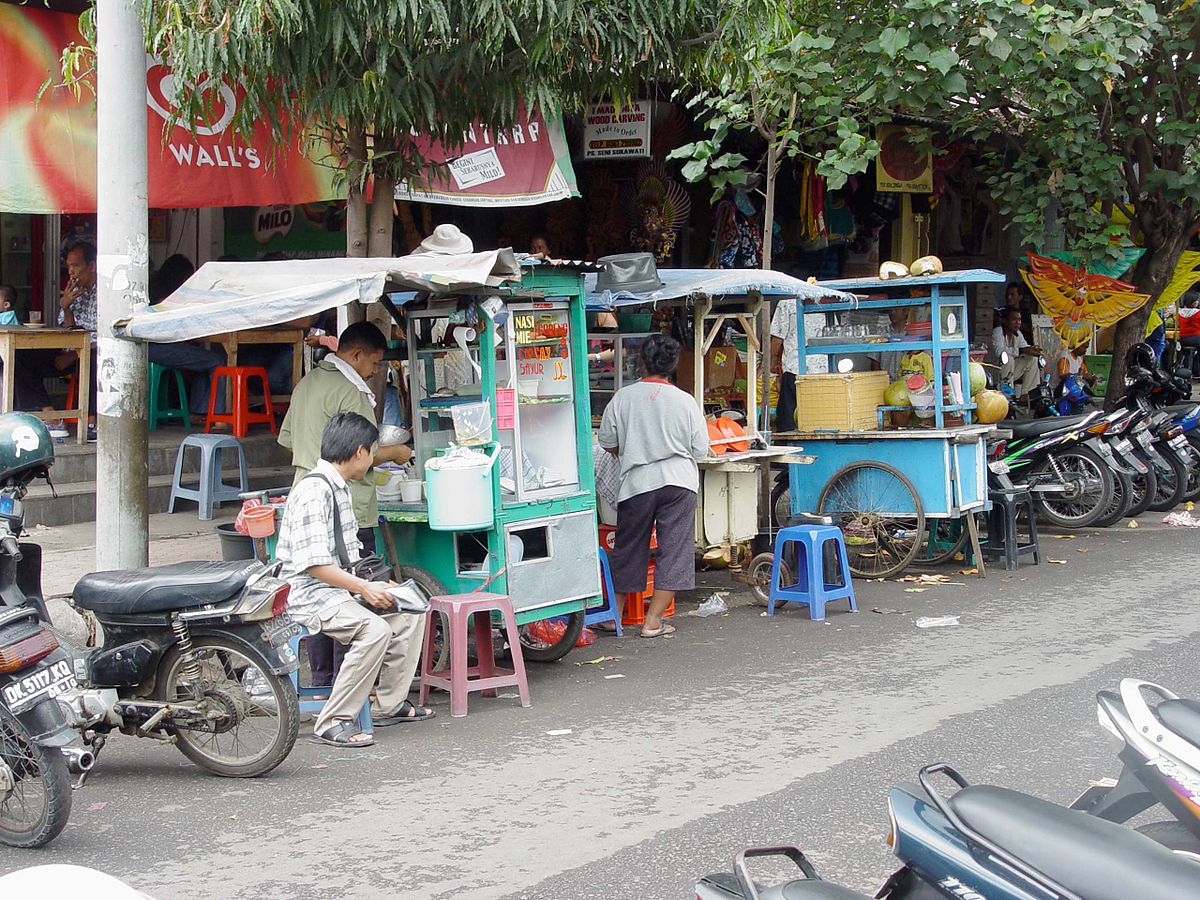 Indonesian street food vendors. Photo: Wikimedia Commons