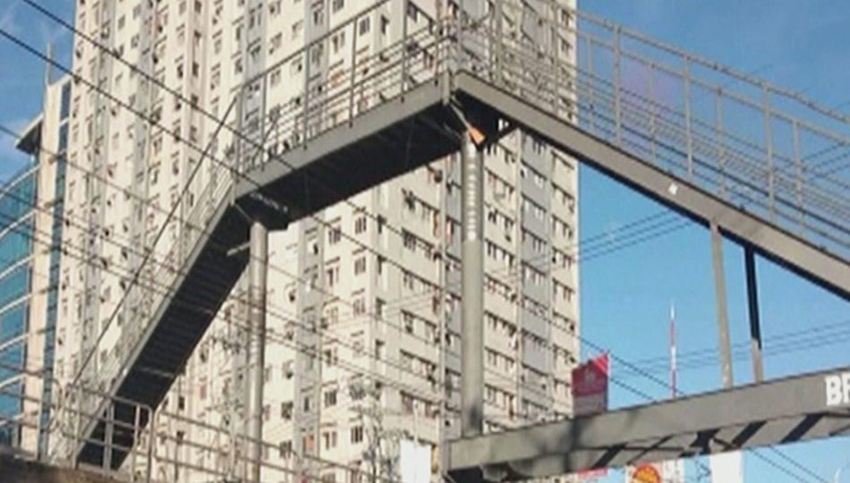 The viral Kamuning footbridge in Quezon City. Photo: ABS-CBN News.