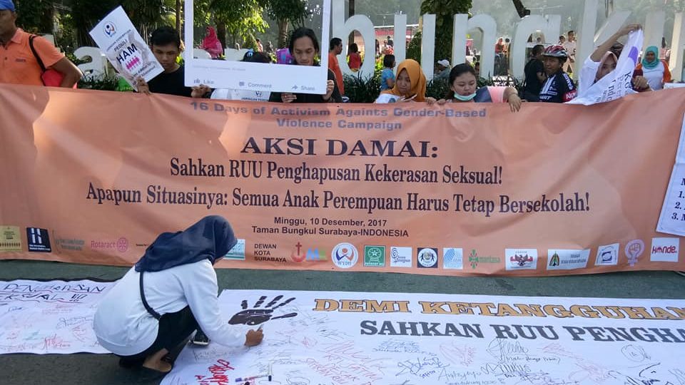 Activists demonstrate in favor of RUU Penghapusan Kekerasan Seksual (the Draft Law on the Elimination of Sexual Violence) in 2018. Photo: Komnas Perempuan / Facebook