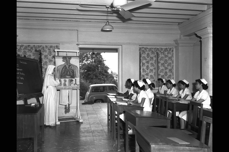Mandalay Road Hospital’s nursing class conducted by Franciscan nun, 1959. Photo: Ministry of Information and the Arts Collection, National Archives of Singapore
