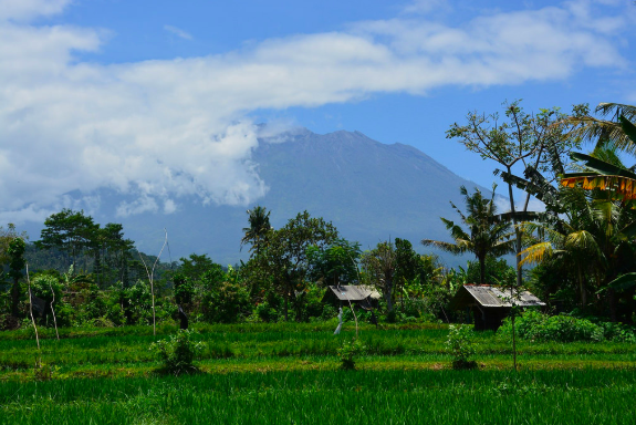 View of Mt. Agung from Sidemen. Photo: Flickr/Paul Arps