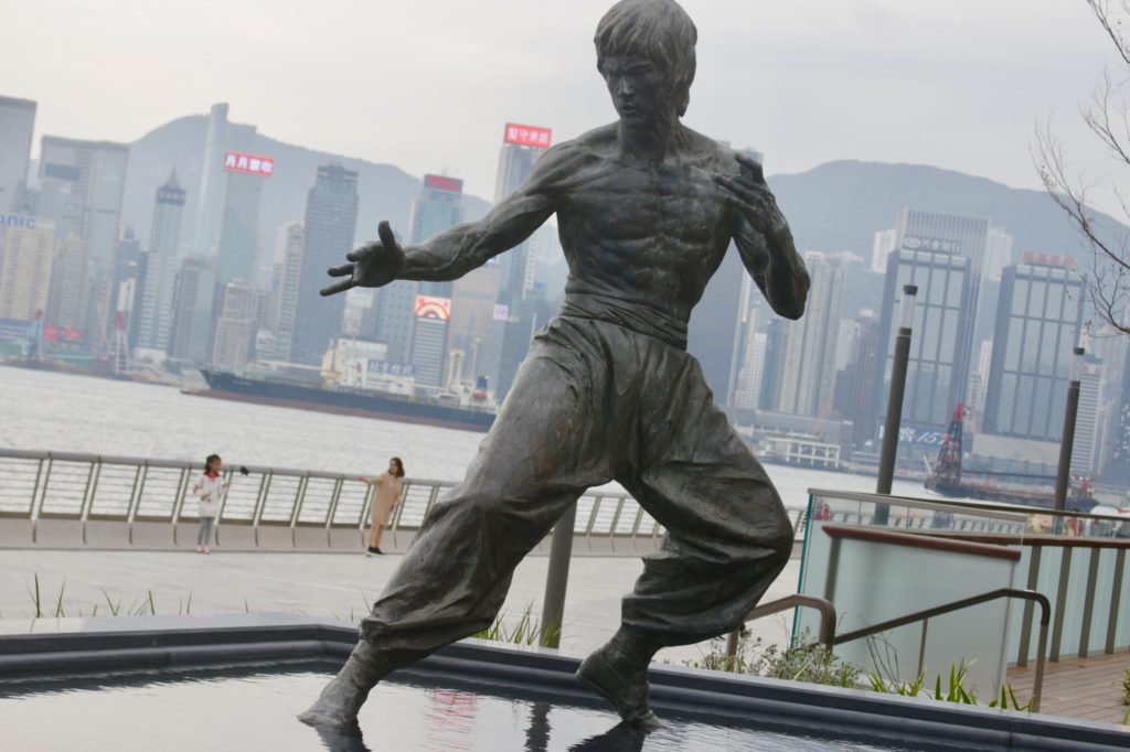 Bronze statue of kung fu movie legend Bruce Lee. Photo by Vicky Wong.