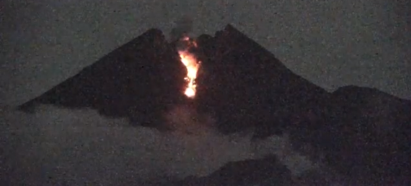 Merapi is up in flames. (Photo: YouTube screengrab)