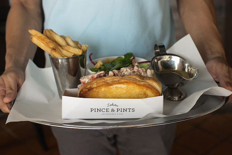 Lobster roll lunch special. Photo: Pince & Pints