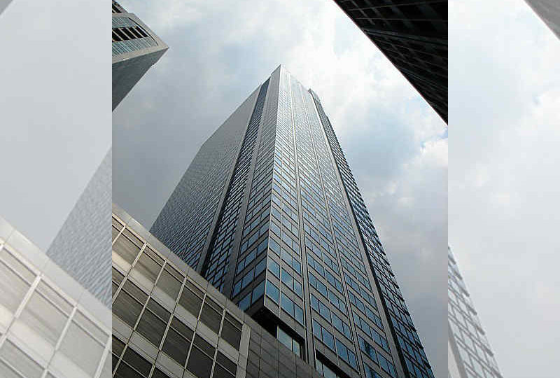 The PBCom Tower. (Photo: Jon Voltaire B. Aquino, Wikimedia Commons)