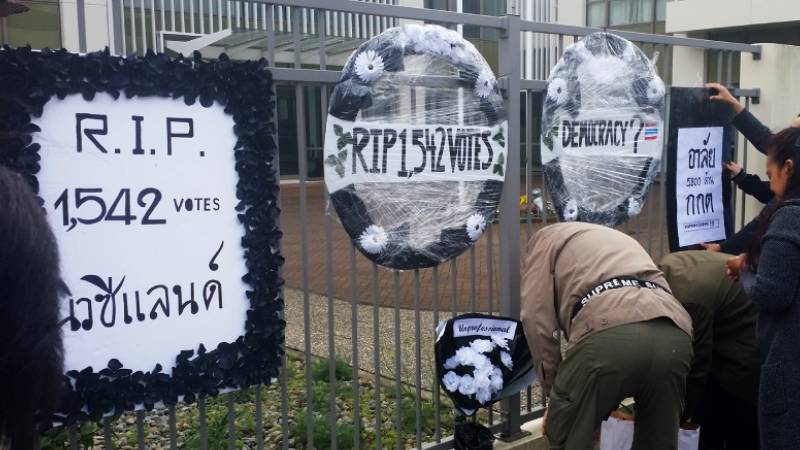 Black wreaths hung outside Kiwi’s Thai embassy to mourn the over 1,500 voided votes. Photo: Facebook/ Num Ayase