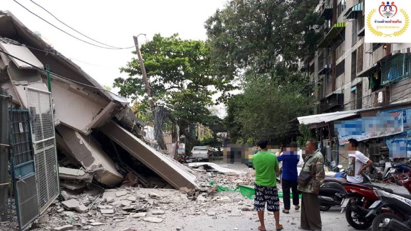 After the fall: The scene of a collapsed flat Tuesday on Soi Saphan Yao in Bangkok’s Din Daeng district. Photo: Ruam Duey Chau Gan Foundation / Facebook
