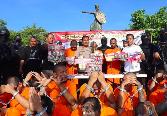 Police displayed 20 alleged drug offenders during car free day on Sun, March 31. Photo: @kepolrestadenpasar