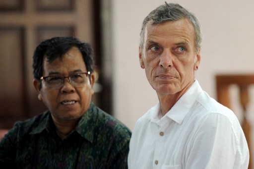 Frank Zeidler of Germany (R) attends his trial at a court in Denpasar on Indonesia’s resort island of Bali on April 25, 2019.  (Photo: Sonny Tumbelaka / AFP)
