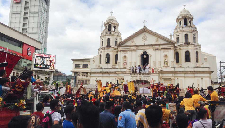 Devotees at Quiapo Church during the annual Traslacion. Photo: Mark Saludes/ABS-CBN News