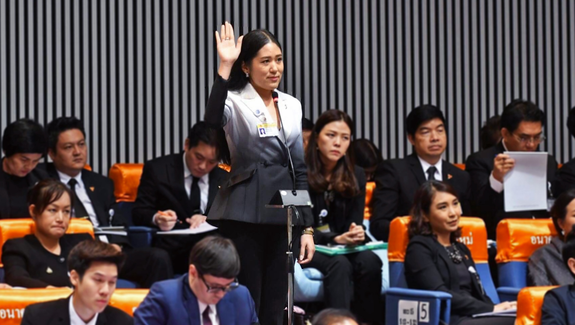 Future Forward member Pannika Wanich wears what has been deemed by some the most sinister pantsuit, ever, June 5 in a parliamentary session in Bangkok. Photo: Pannika_FWP/ Twitter
