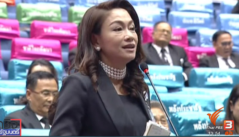 Phalang Pracharath’s Kornkit Ngamsukhonratana speaks during Wednesday's parliament session. 