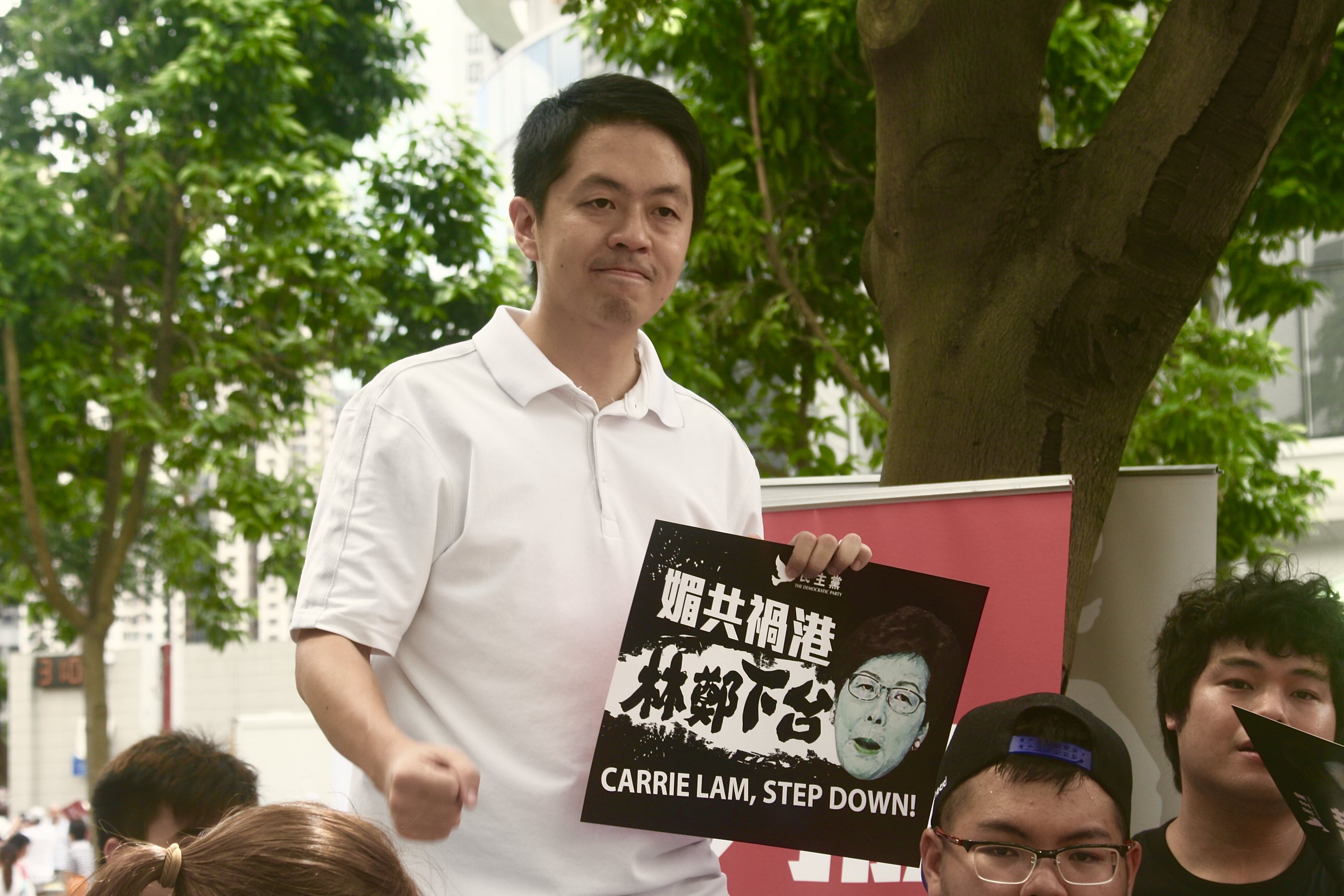 Ted Hui greeting protesters taking part in the anti-extradition bill march on June 9, 2019. Photo by Vicky Wong.
