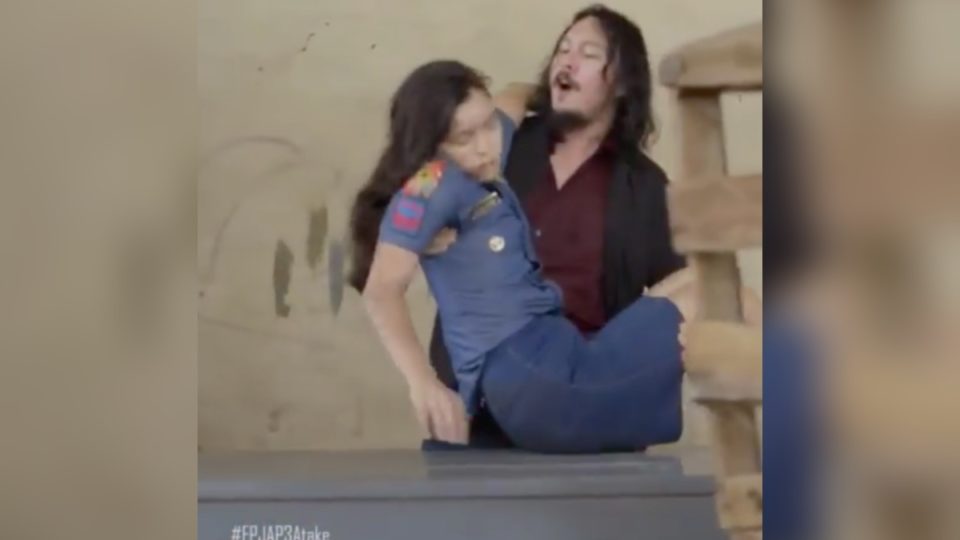 Baron Geisler with an unidentified actress in a scene from Ang Probinsyano. <i></noscript>Photo: Screenshot from the episode. </i>