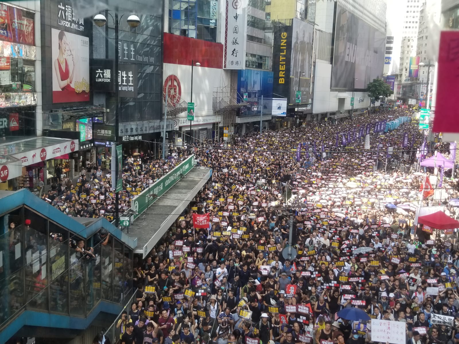 Tens of thousands take to Hong Kong’s streets in protest of controversial extradition legislation on Sunday, July 21. Photo by Vicky Wong/Coconuts Hong Kong