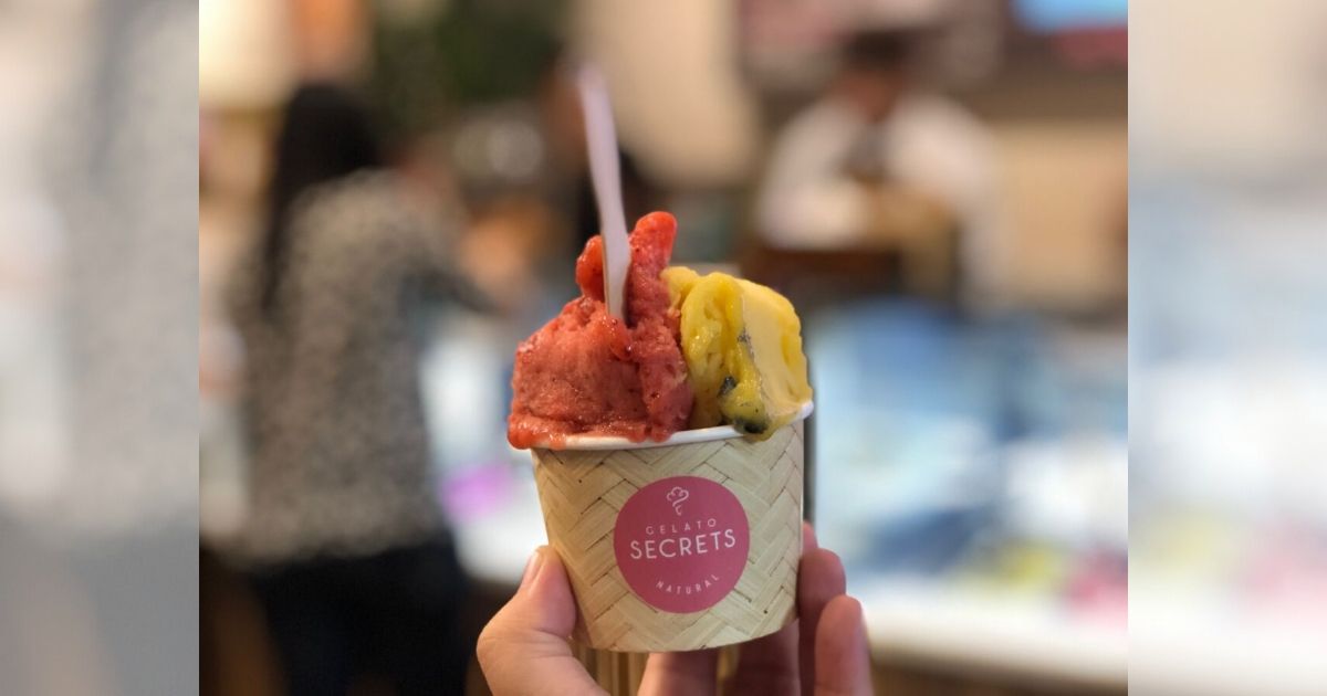 Gelato Secrets, a gelato parlor from Bali, opened two Jakarta stores in July. Pictured here is the sorbetto in Strawberry and Mango Harum Manis. <i></noscript>Photo: Nadia Vetta Hamid/Coconuts Media</i>