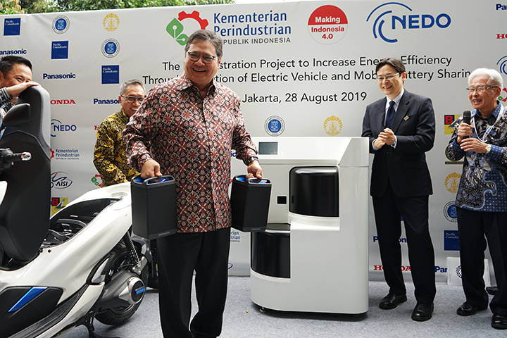 Industry Minister Airlangga Hartarto at an event in Jakarta on Aug. 28. Photo: Ministry of Industry