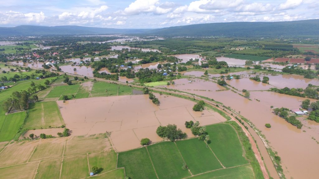 Phitsanulok province continues to flood Sunday. Photo: Wipawadee news / Facebook