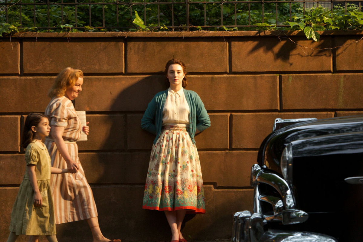 Saoirse Ronan as a young immigrant woman in ‘Brooklyn.’ <i></noscript>Image courtesy of Fox Searchlight Pictures</i>