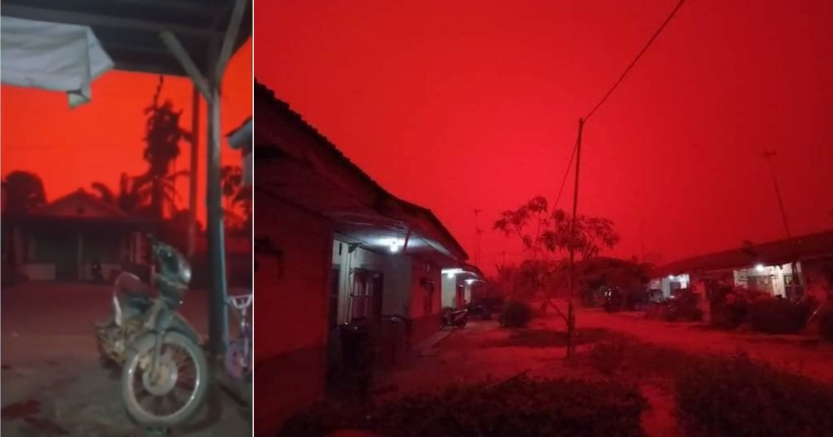 Blood red skies in Muaro Jambi. Screenshots: Twitter