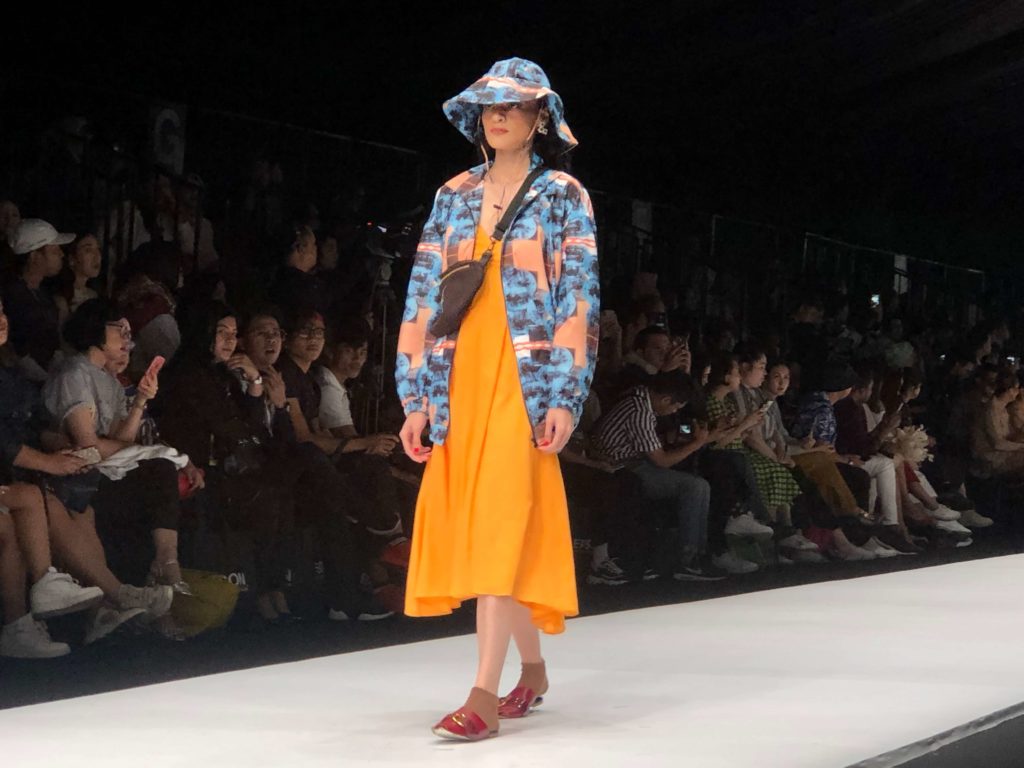 For their Spring/Summer 2020 collection, KLE collaborated with artist Satria T. Nugraha for the pattern, based on the latter’s mixed media art. The collection -- which is dominated by orange, blue, and red -- was presented on a show by Epson, Tuesday, Oct 22. Photo by Nadia Vetta Hamid for Coconuts Media