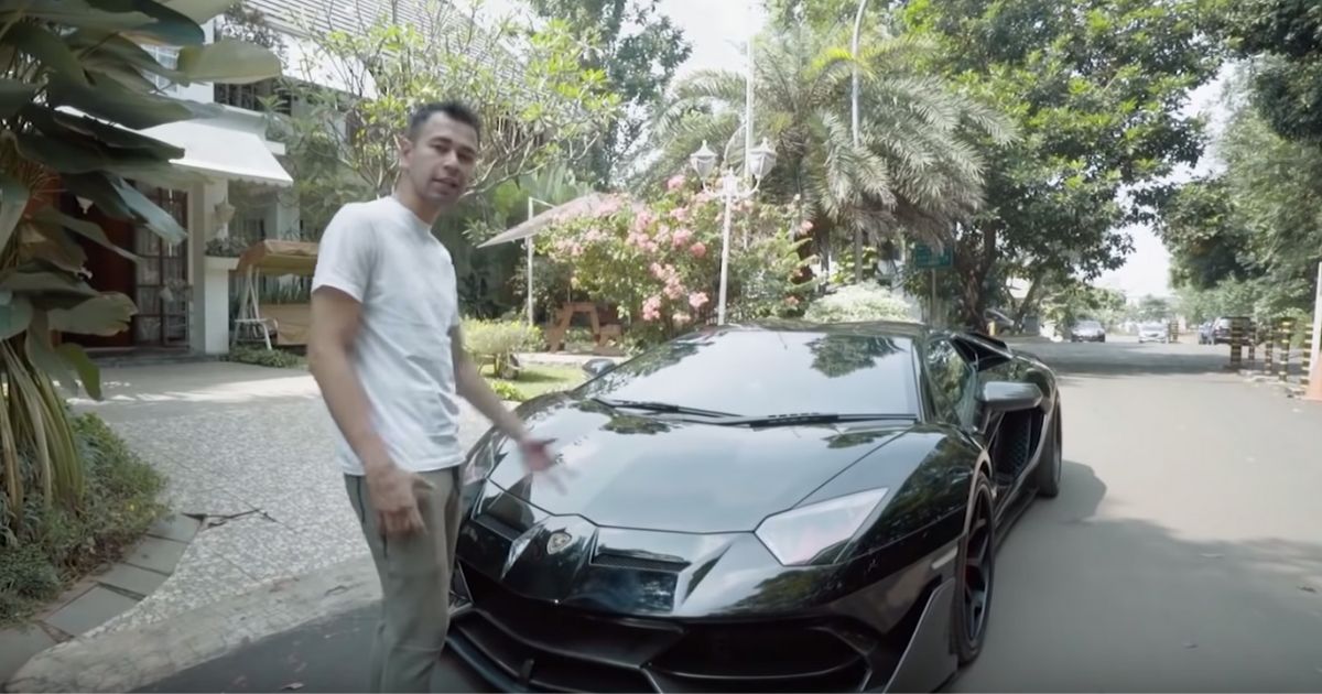Happier times: Indonesian celebrity Raffi Ahmad in front of his Lamborghini Aventador in a video from June of this year. Screenshot from Youtube/Rans Entertainment