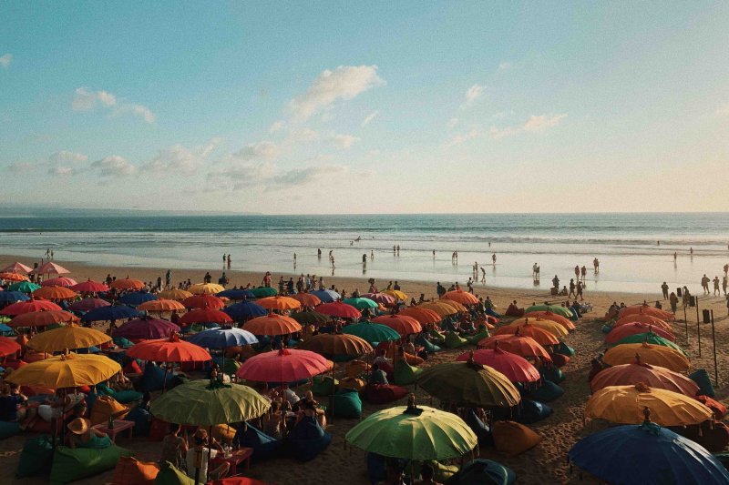 The beach scene in Seminyak before the pandemic. Photo: Coconuts Bali