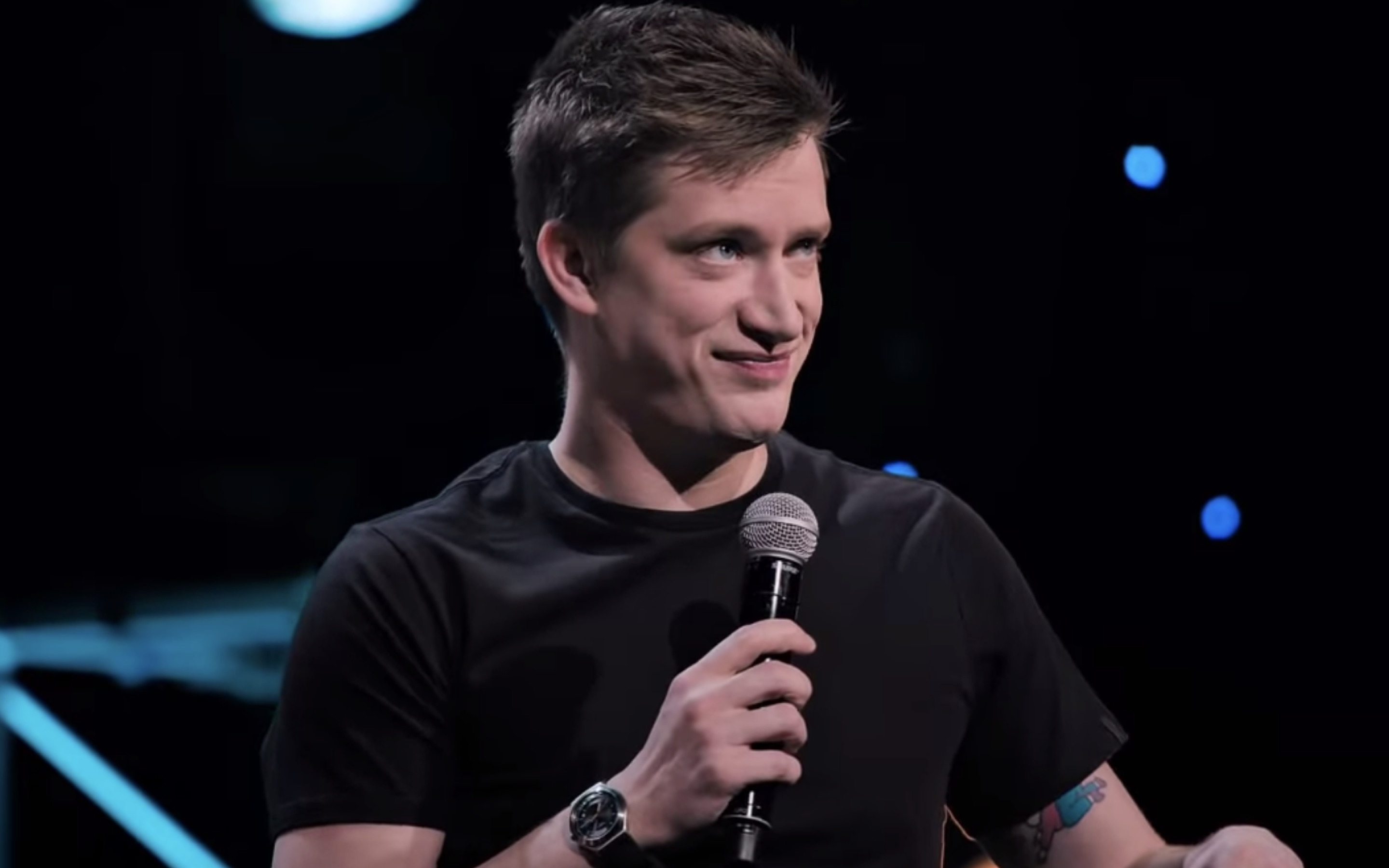 Scottish comedian Daniel Sloss will be taking to the stage with his stand-up show this weekend. Screengrab via YouTube.