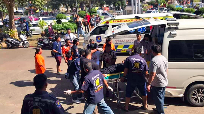 Casualties in today’s courtroom shooting being rushed to the hospital. Photo: Nalinee_OPLE / Twitter