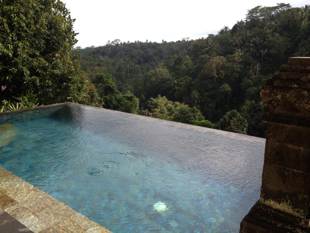 A hotel pool overlooking the jungle in Ubud. Photo: Pixabay
