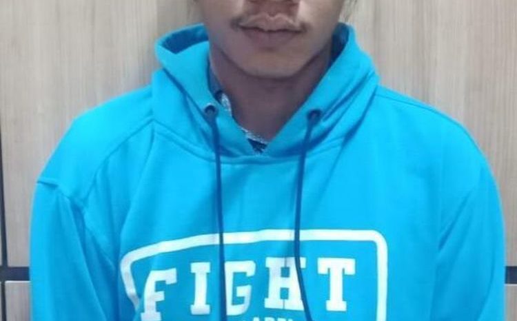 A 21-year-old man, identified by his initials MFTR, suspected of molesting a 15-year-old girl in the Indonesian city of Surabaya. Photo: Surabaya Police