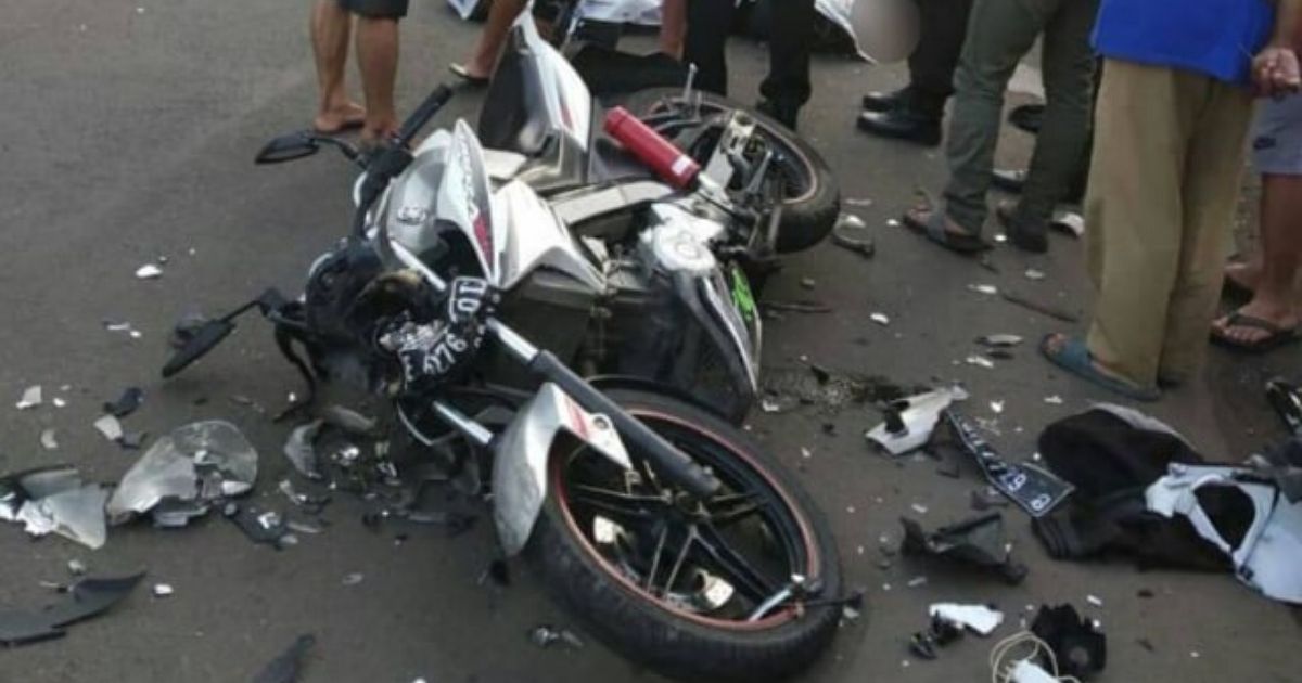 The motorcycle allegedly belonged to Nurul Faqih, who died in a collision while he was on his way to his commencement ceremony on Sunday. Photo: Istimewa