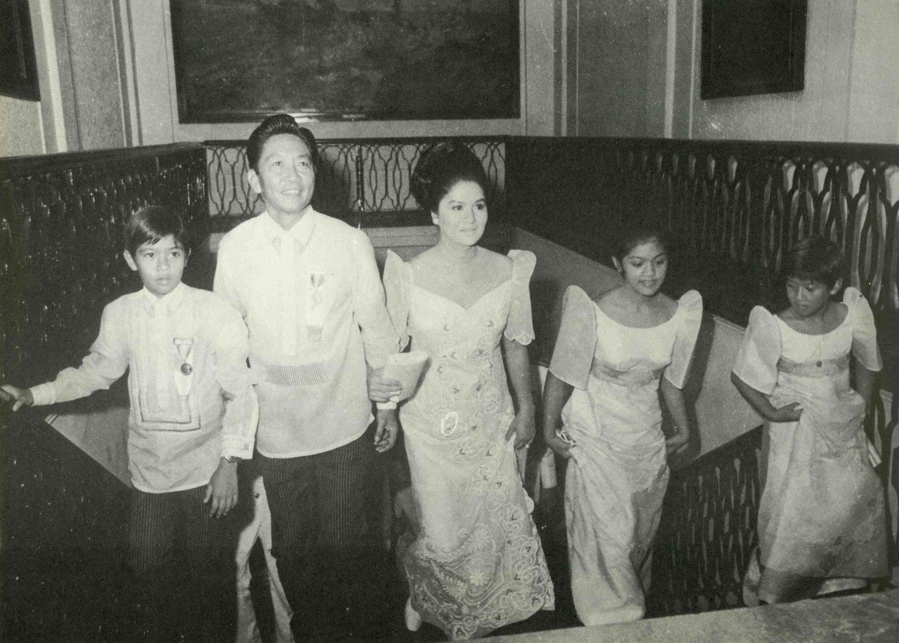 The Marcos family ascending the Malacañang Palace staircase, on the day of the former president’s 1969 inaugural <I></noscript>Photo: Wikimedia Commons</I>