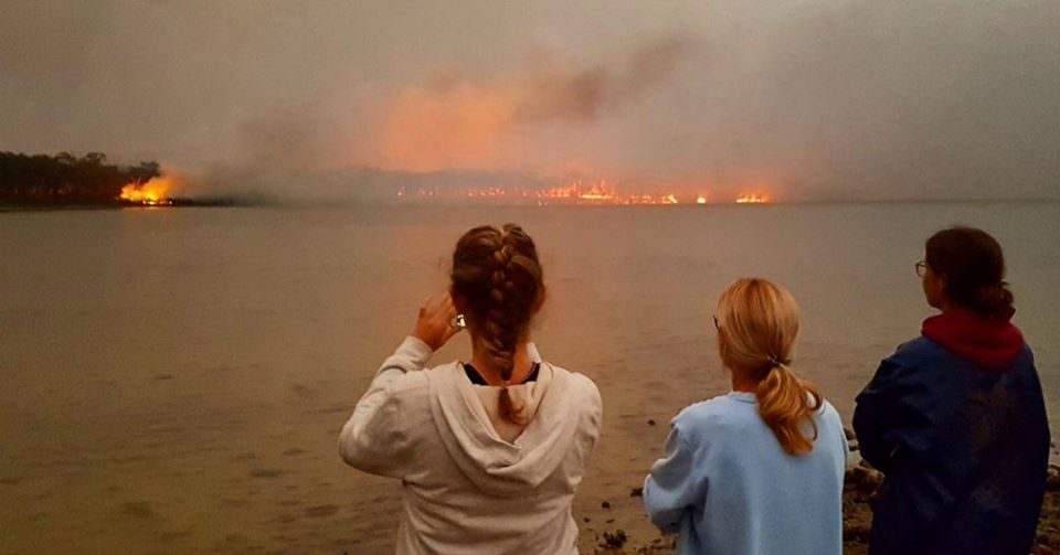 Bushfires razing Australia. Photo: Australian Red Cross / FB 