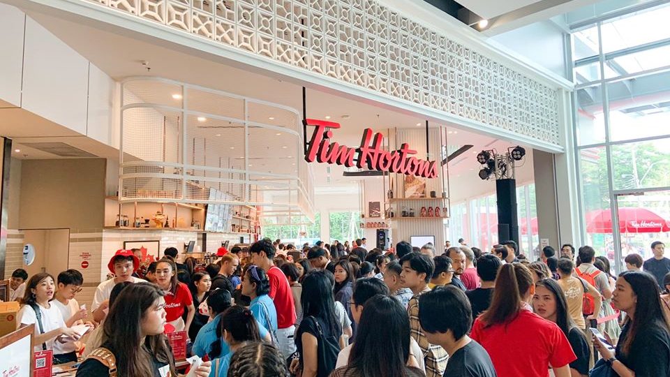 ‪Time for some Timbits, eh? Tim Hortons opens its first branch in Bangkok today.‬ Photo: Coconuts Bangkok