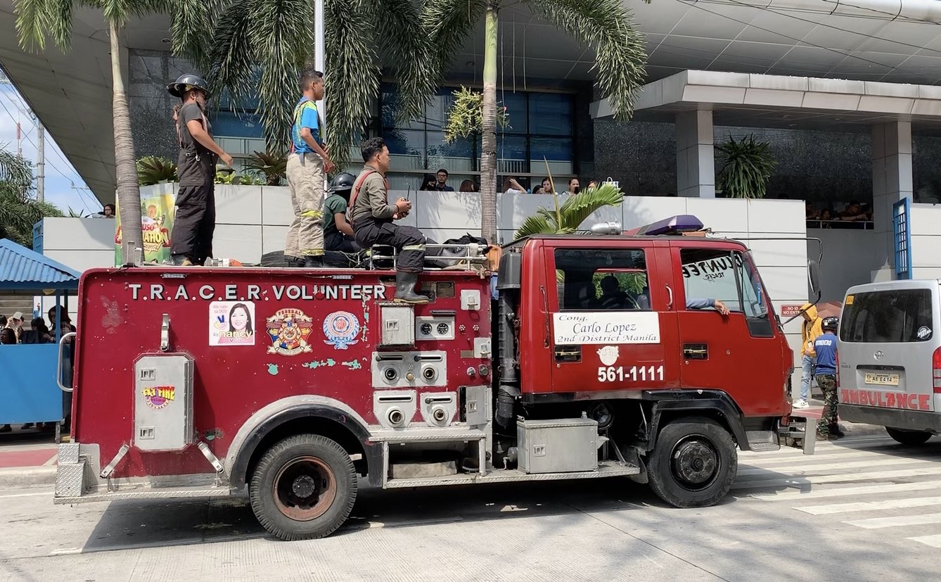 A firetruck outside GMA Network. <i></noscript>Photo: Zhander Cayabyab/ABS-CBN News</i>