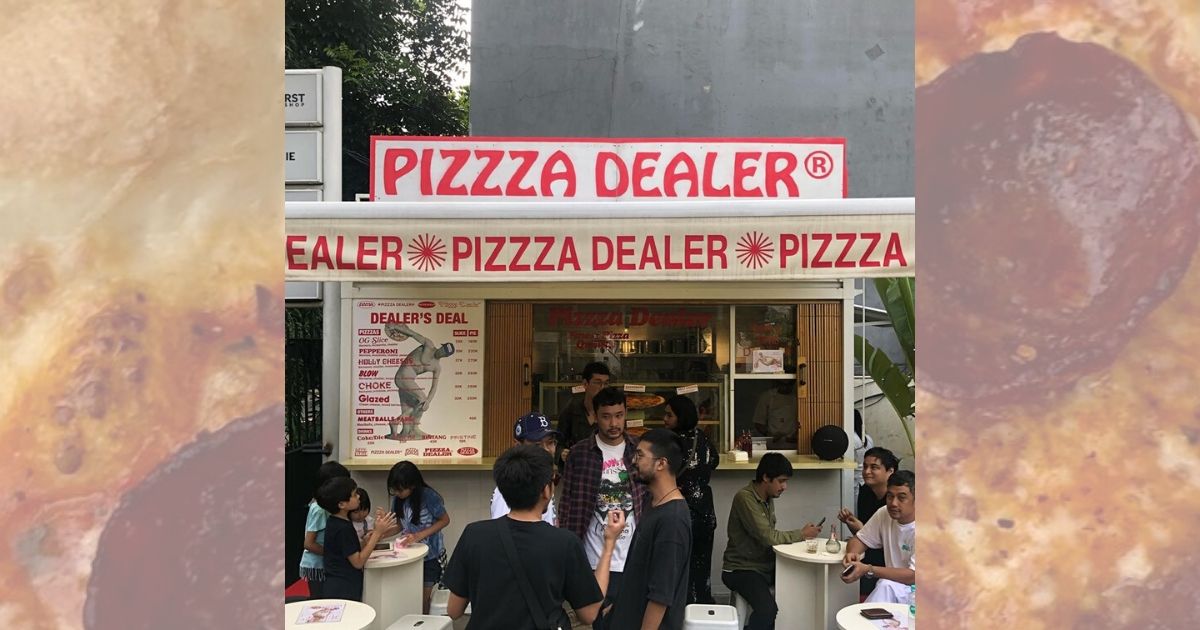 Pizzza Dealer is an NY-style pizza joint which recently opened at the trendy “neighborhood living space” Pelaspas in Dharmawangsa, South Jakarta. Photo: Instagram/@pizzza.dealer