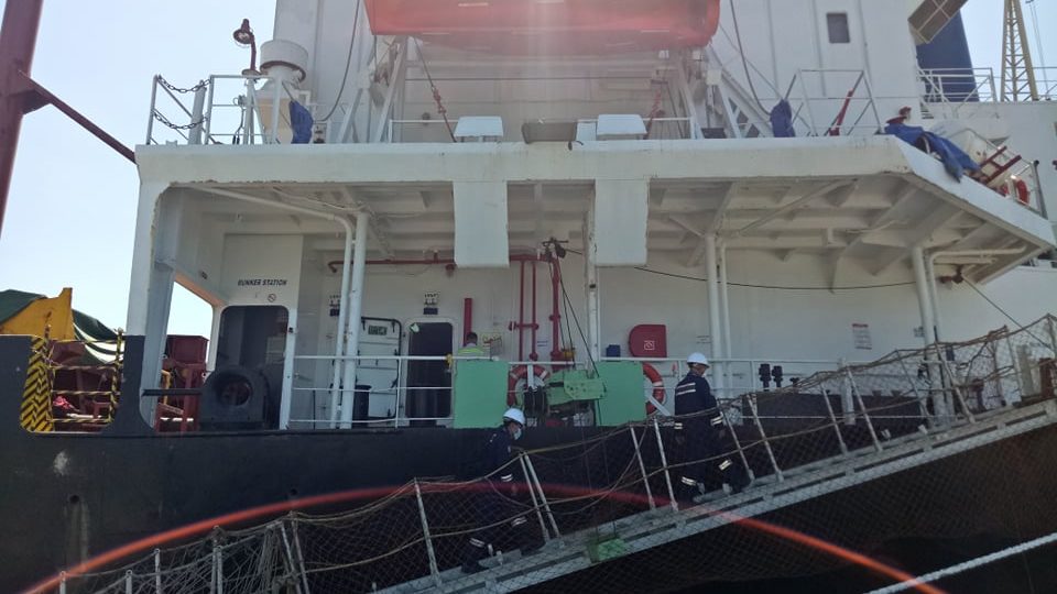 Authorities board cargo vessel MV Harmony 6 in La Union’s port <i></noscript>Photo: Philippine Coast Guard / FB </i>