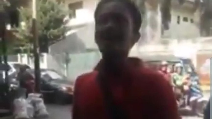 The alleged culprit of racial abuse against a man with special needs in Jakarta. Photo: Video screengrab