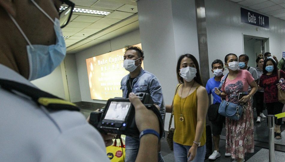 Travelers arriving at the Ninoy Aquino International Airport. Photo: Jonathan Cellona/ABS-CBN News 