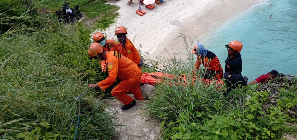 The Search and Rescue Agency (Basarnas) in Bali evacuated the body after the incident yesterday. Photo: Basarnas Bali 