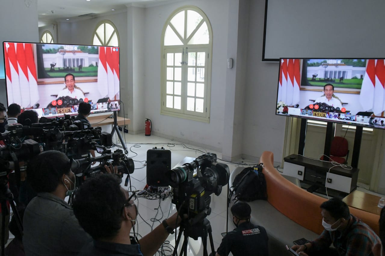 President Joko Widodo during a video conference. Photo: Cabinet Secretariat