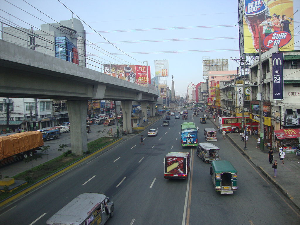 A strip of the EDSA Caloocan road, <i></noscript>Photo: Patrick Roque / Wikimedia Commons</i>